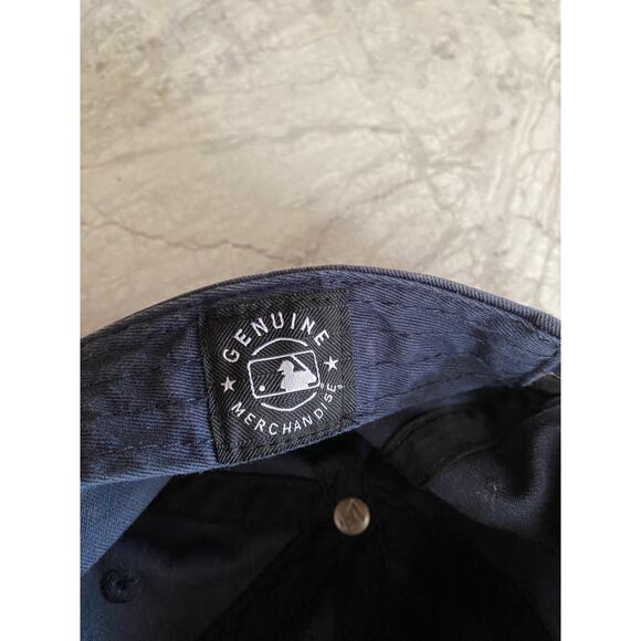 New York Yankees Faded Blue Baseball Hat - Picture 7 of 9